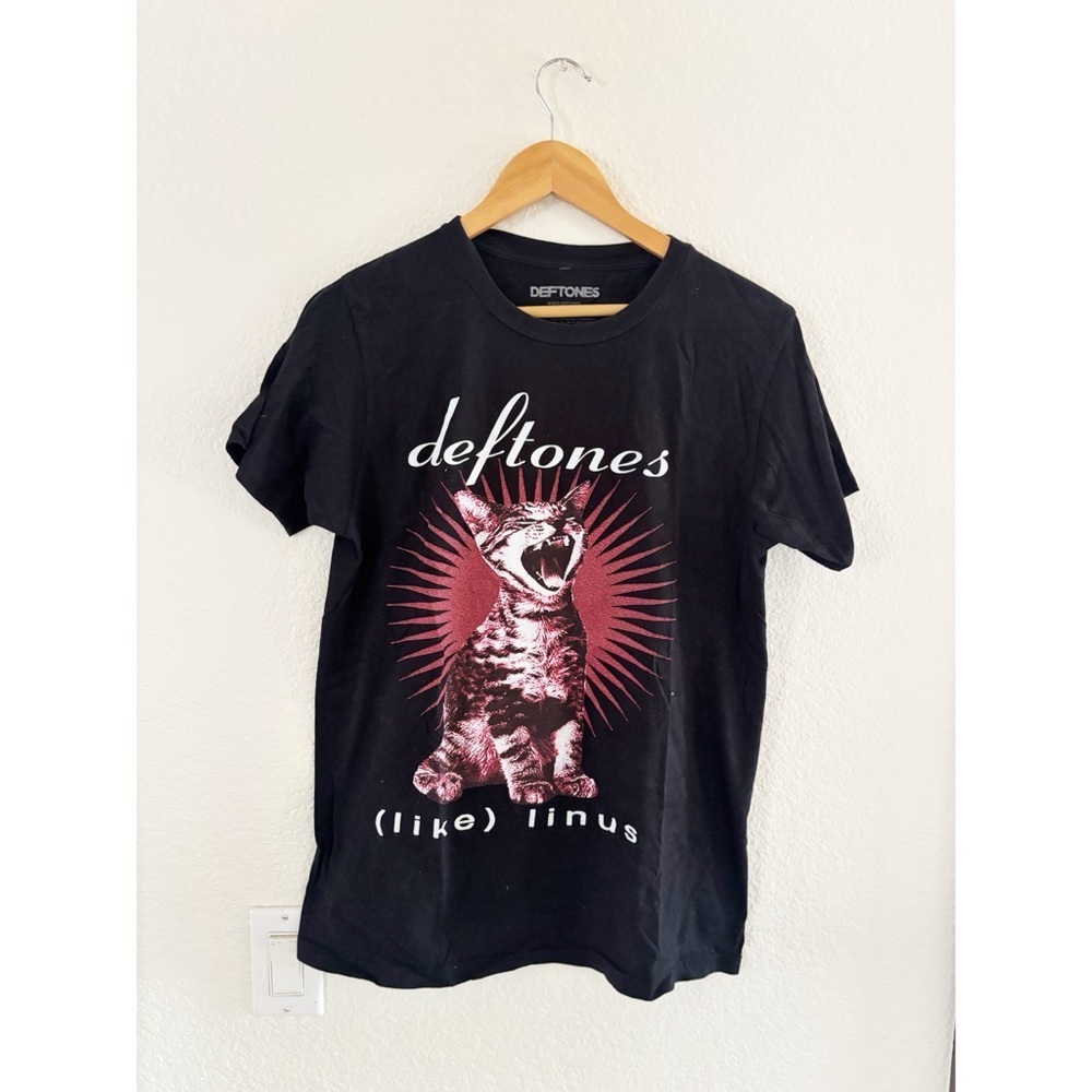 Deftones Black Graphic Tee - Short‎ Sleeve